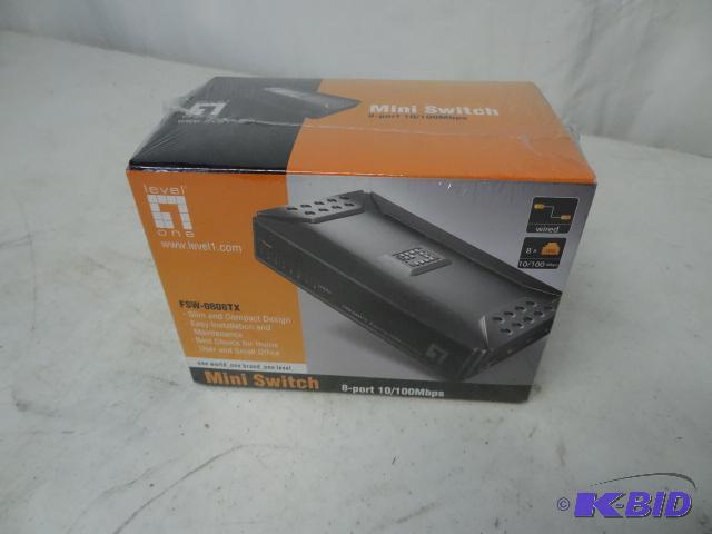 lot 152 image: Mini switch. NIB...