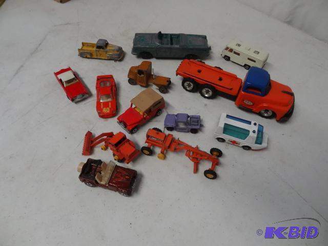lot 158 image: Various trucks and cars. 2 Tootsie Matchbox...
