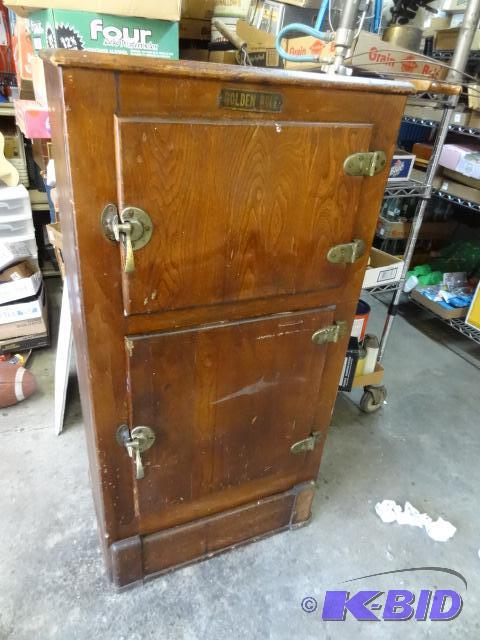 lot 231 image: 24 x 16 x 47 wooden ice box...