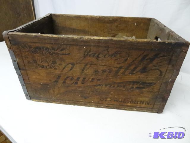 lot 25 image: Jacob abd Schmidt St Paul beer crate...