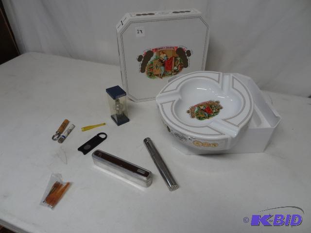 lot 28 image: Cigar ashtray. Accessories...