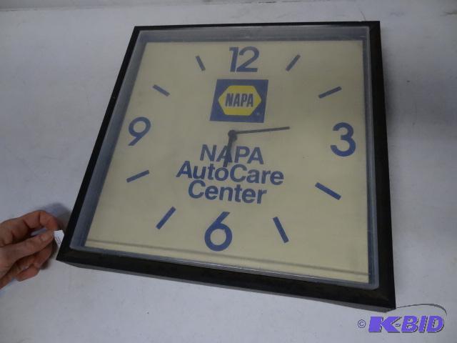 lot 31 image: Napa clock...
