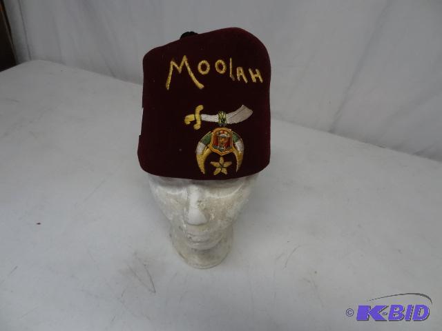 lot 39 image: Moolah fez...