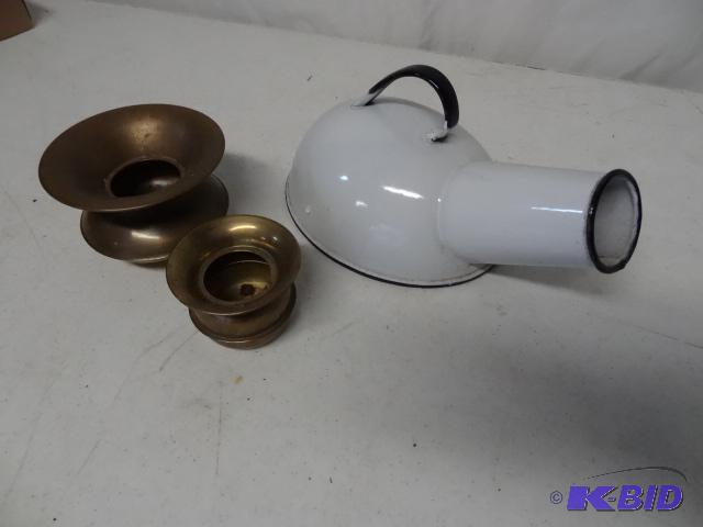 lot 54 image: Vintage urinal. 2 small spittoons...
