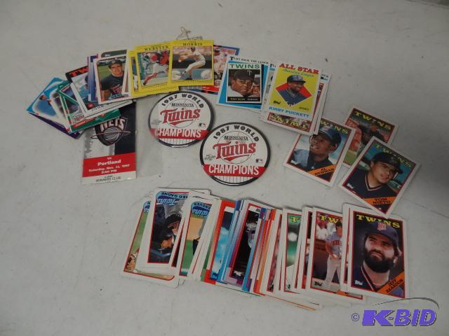 lot 58 image: Twins cards. 2 pins...