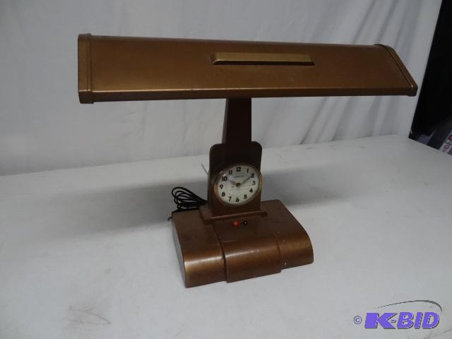 lot 6 image: Lightmaster desk lamp with clock...