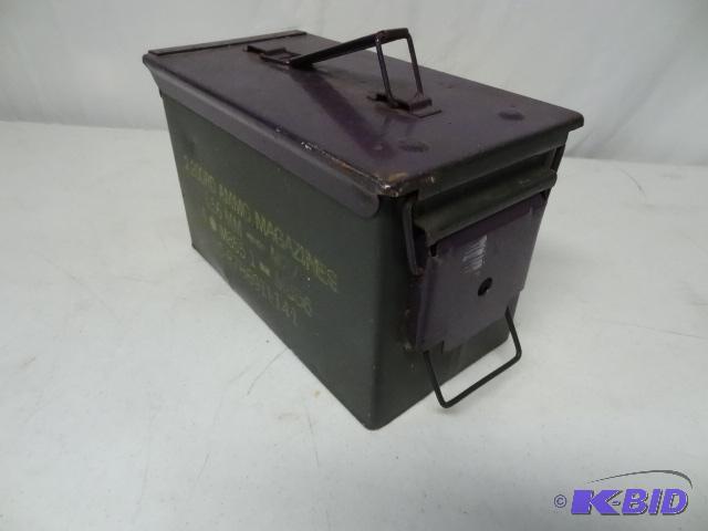 lot 9 image: Ammo box...
