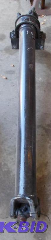 lot 30 image: Heavy Duty International Truck Drive Shaft In...