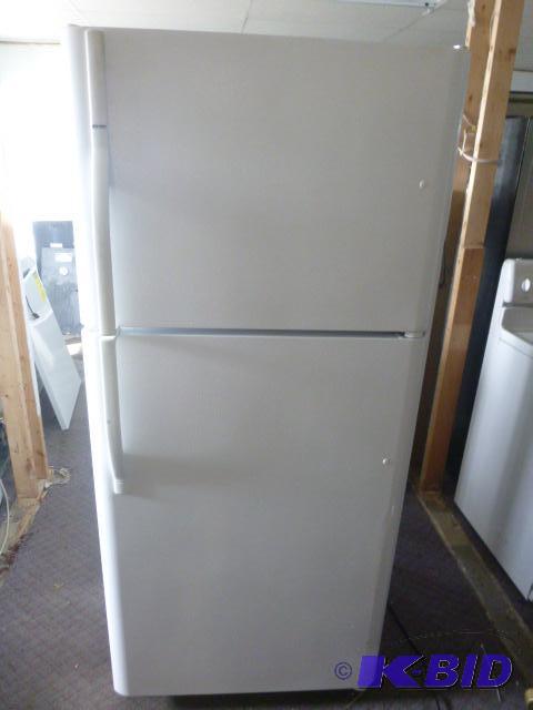 lot 1 image: Kenmore RefrigeratorFreezer Model #253.64192...