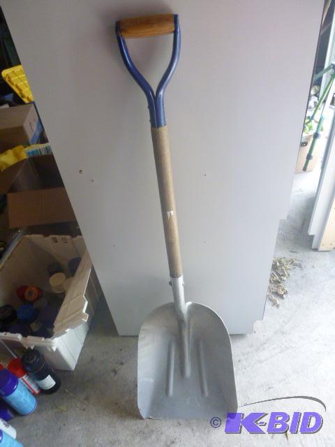 lot 132 image: Aluminum Scoop Shovel...