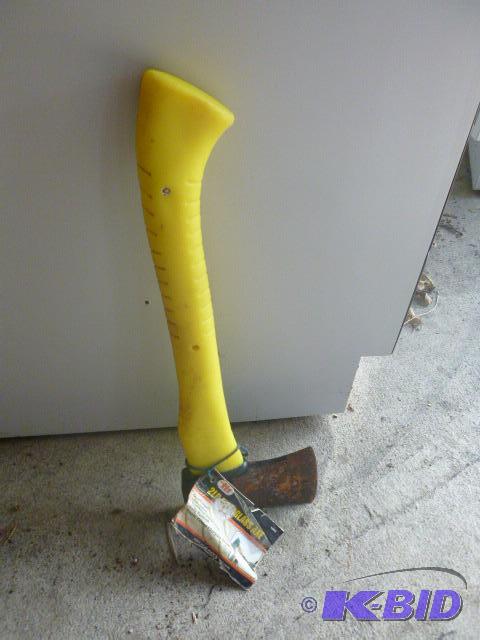 lot 153 image: iit Two Pound Fiberglass Hatchet...