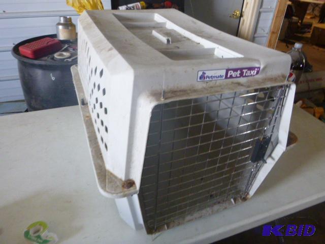 lot 178 image: Pet Taxi 16" X 16" X 24" - mis...