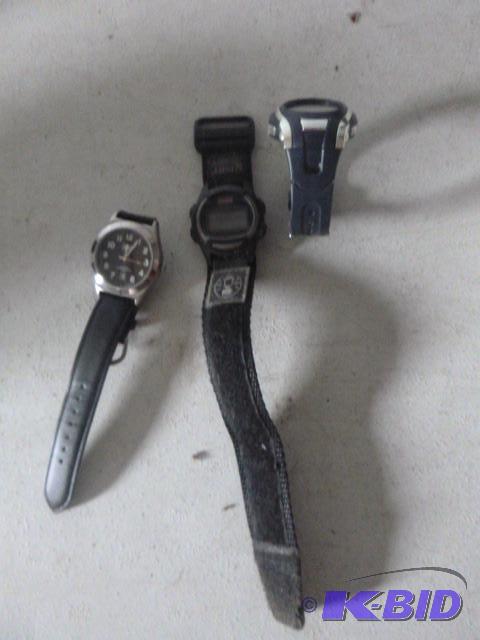 lot 200 image: 3 Wrist Watches...