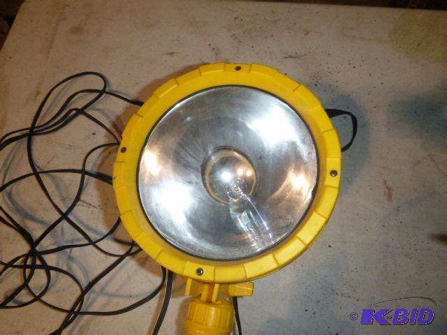 lot 22 image: Sunspot Light with 20 Cord 12 volt, tested a...