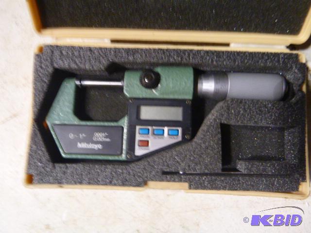 lot 58 image: Mitutoyo&nbspDigital Micromiter with Case...