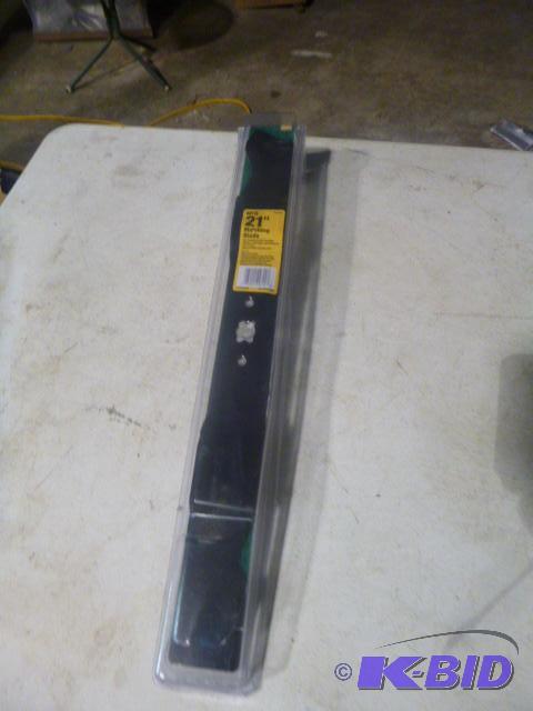 lot 64 image: New MTD 21" Mulching Lawn Mower Blade...