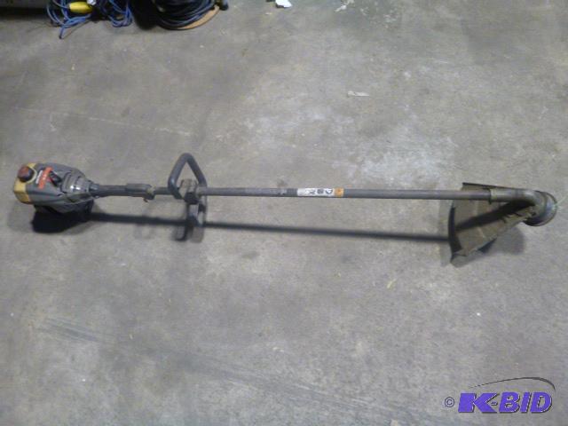 lot 94 image: Craftsman Weed Whip 31 cc, 17", has comp...
