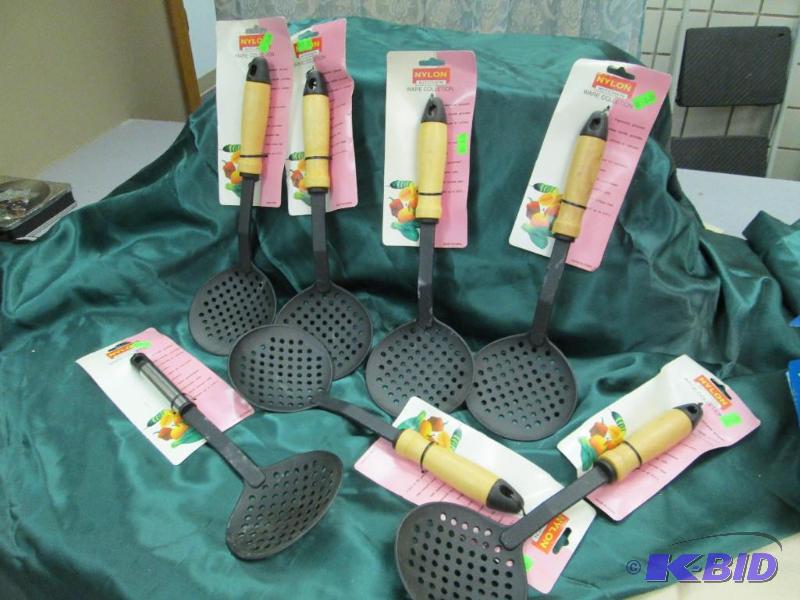 Qty 7 Nylon Kitchen ware collection slotted b...