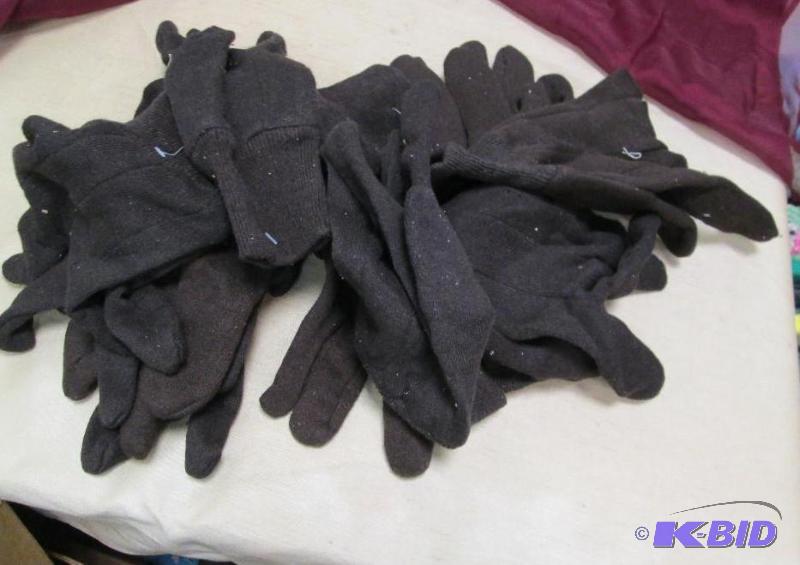 Qty 6 brown working gloves...