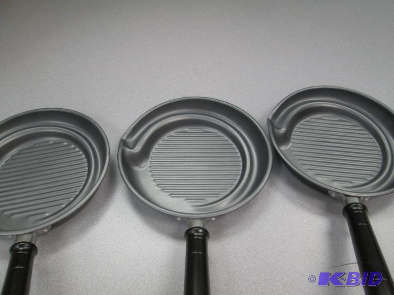Qty 3 cooking pans...
