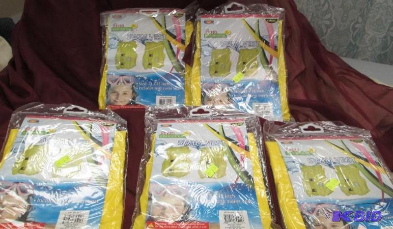 Qty 5 Swim vest size 13 x 18 inch...