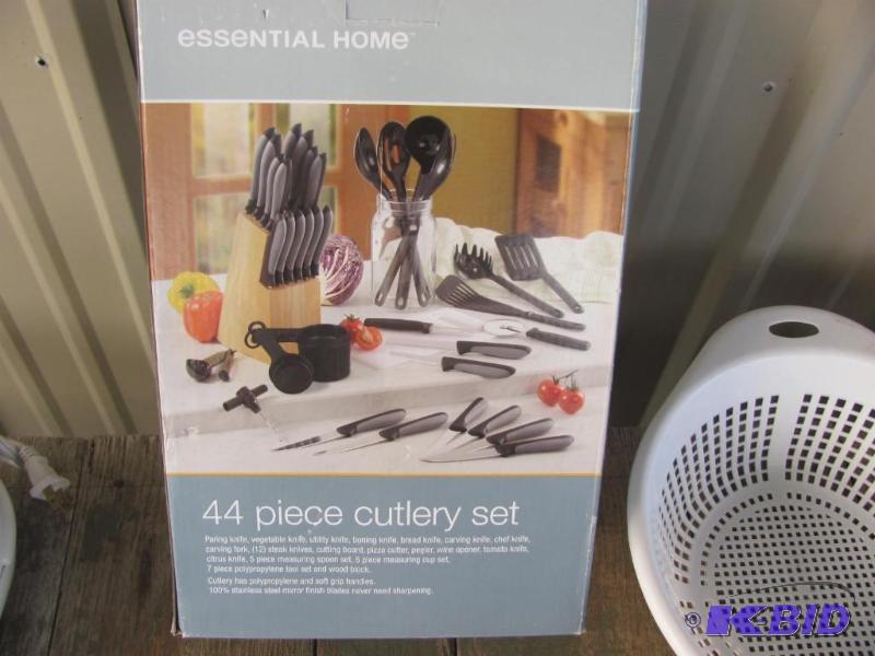 44 Piece Cutlery Set