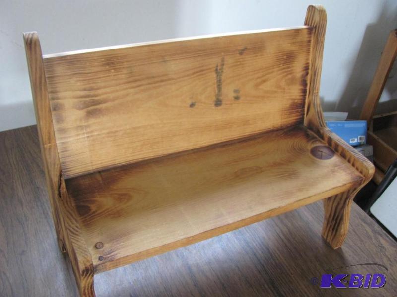 DollChild Wooden Bench