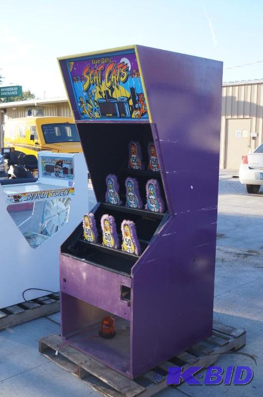lot 1 image: Arcade game