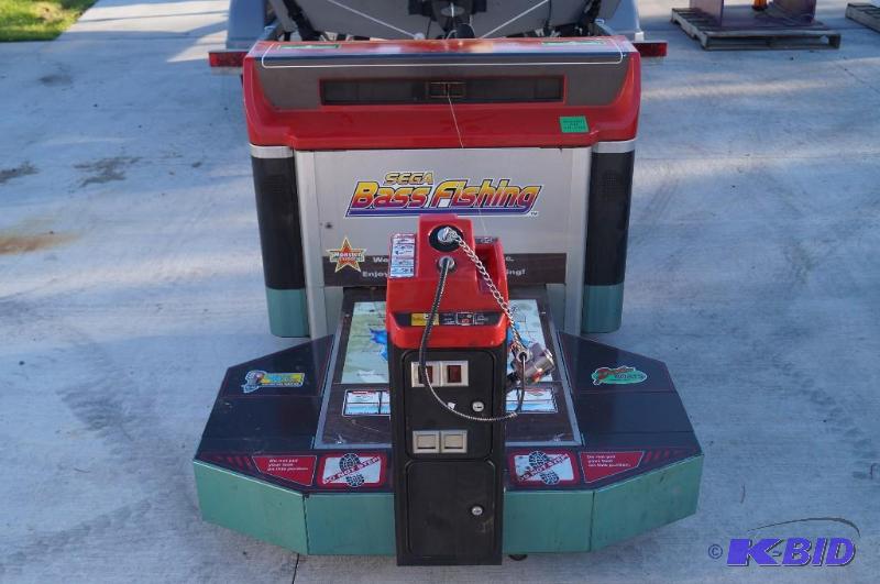 lot 3 image: Arcade game