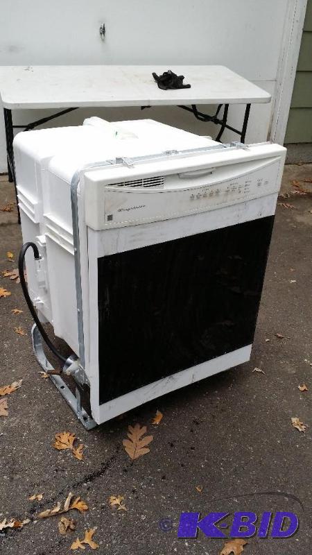 Frigidaire Dishwasher, consignor states it wo...