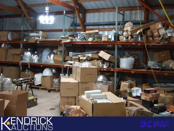 32 Row of Green Teardrop Pallet Racking