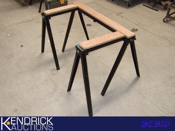 3 large Pallets of Loose Multi-Purpose Modular Horses