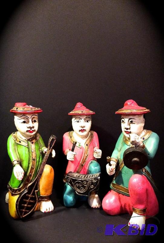 lot 34 image: 3 musicians wood carved decorative pieces
