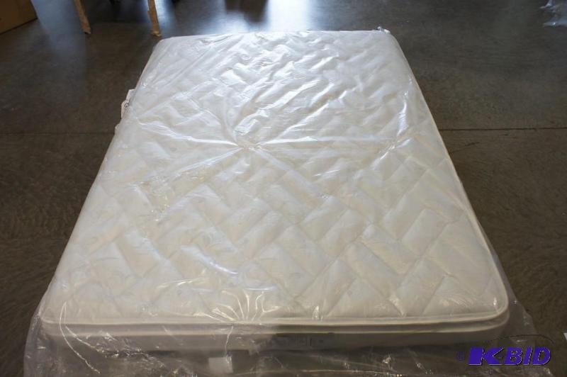 Serta Craigmont Queen Mattress. MSRP $439. Di...