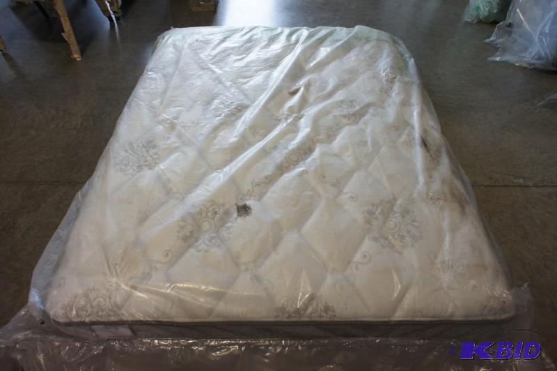 Sealy SeaGrove Plush Queen Mattress. MSRP $79...
