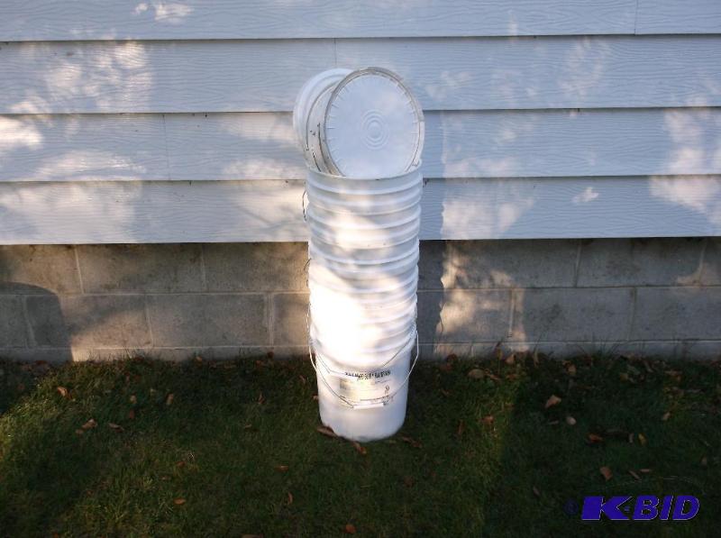 lot 109 image: 6-5 gallon food grade pails with lids....