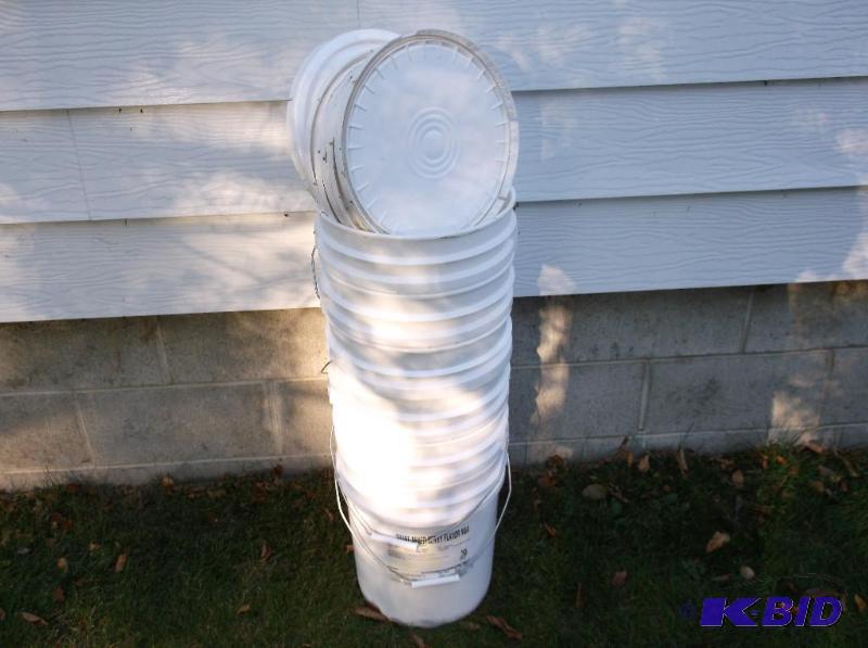 lot 110 image: 6-5 gallon food grade pails with lids....