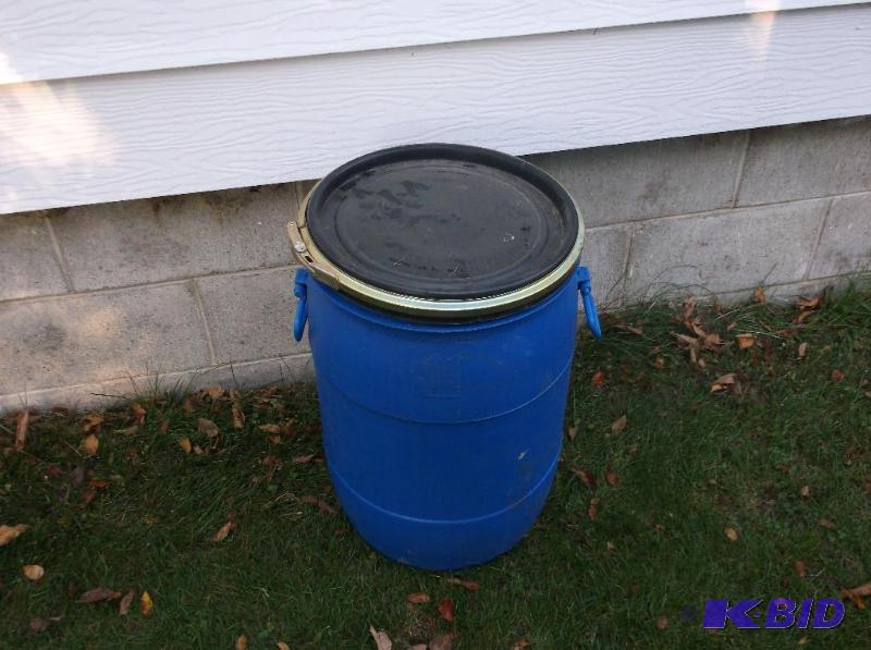 lot 113 image: 20 gallon food grade barrel with locking lid....
