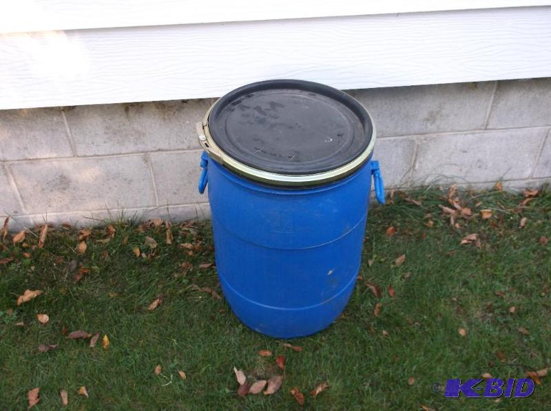 lot 114 image: 20 gallon food grade barrel with locking lid....