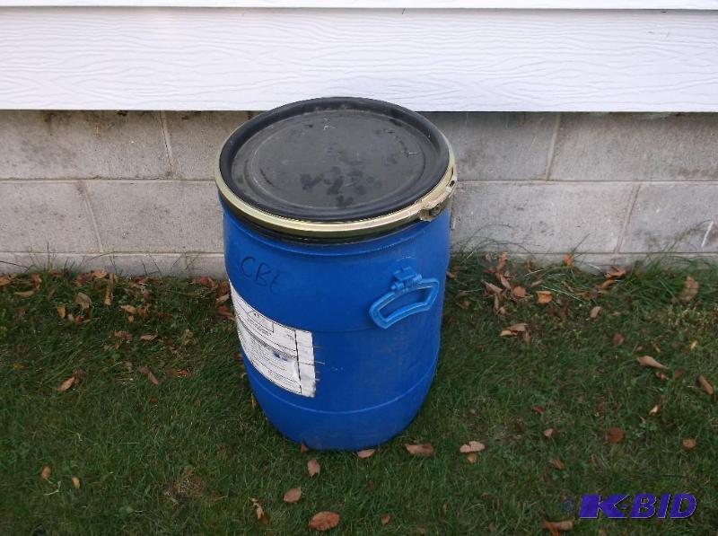 lot 115 image: 20 gallon food grade barrel with locking lid....