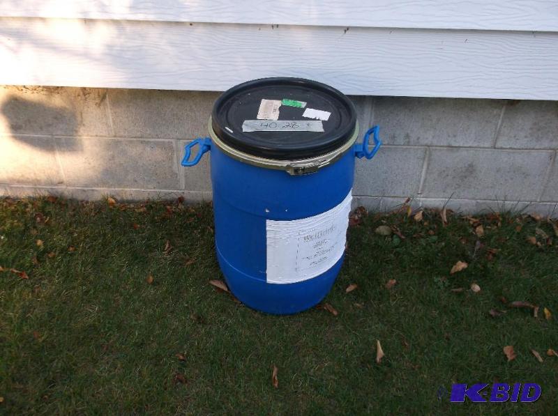 lot 116 image: 20 gallon food grade barrel with locking lid....