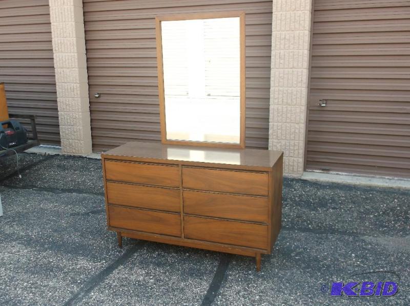 lot 16 image: Vintage 6 dovetailed drawer dresser 52" ...