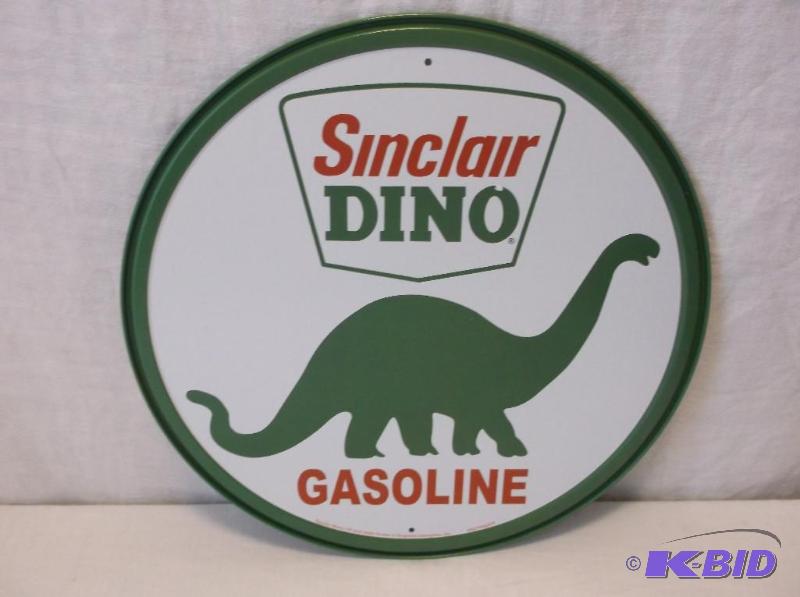 lot 39 image: Collectable Sinclair metal sign measuring 11 ...