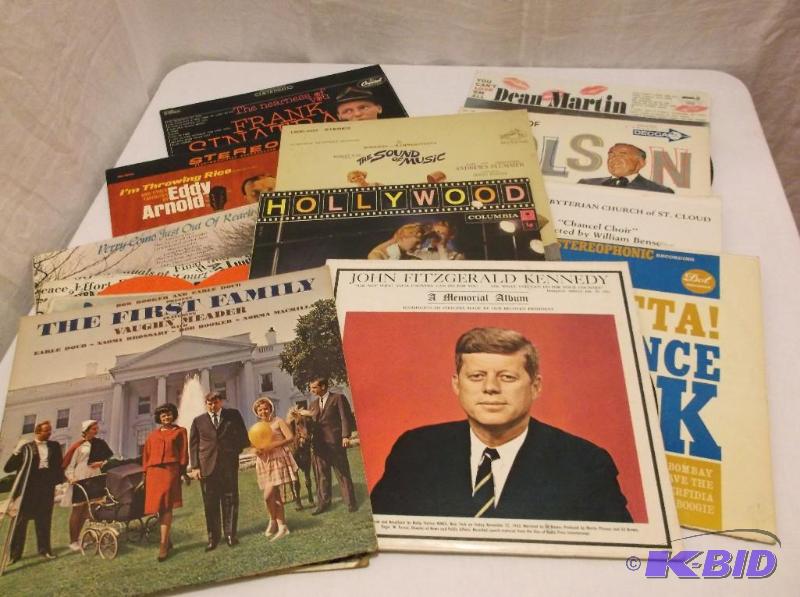 lot 69 image: Nice lot of 30 collectable records Frankie La...