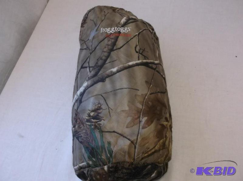 lot 92 image: 2 pair of Froggtoggs XXL in camouflage bag....