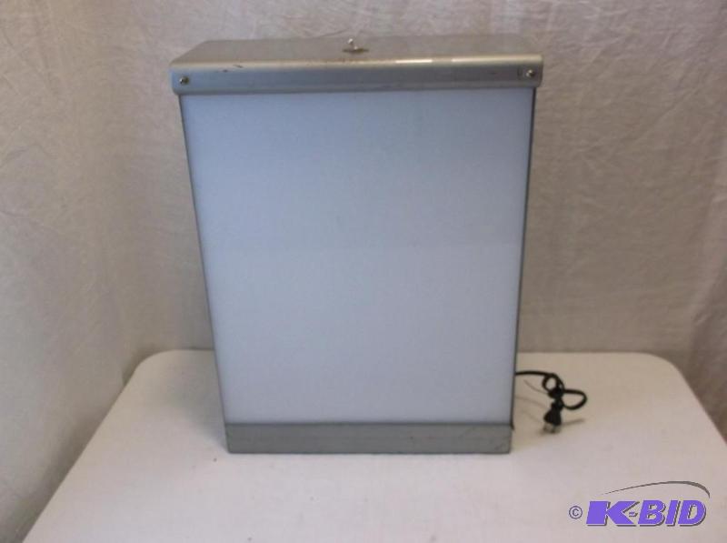 lot 99 image: Medical ex-ray viewing machine in good condit...