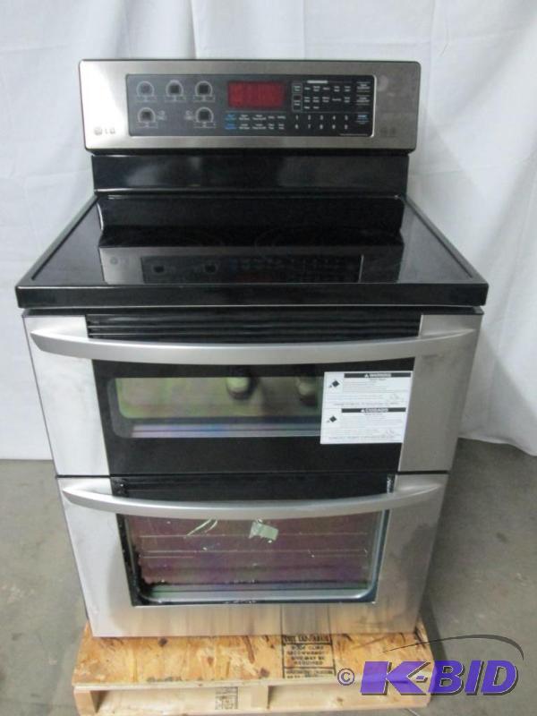lot 5 image: LG 6.7 CU. FT. CAPACITY ELECTRIC DOUBLE OVEN RANGE WITH INFRARED GRILL AND EASYCLEAN