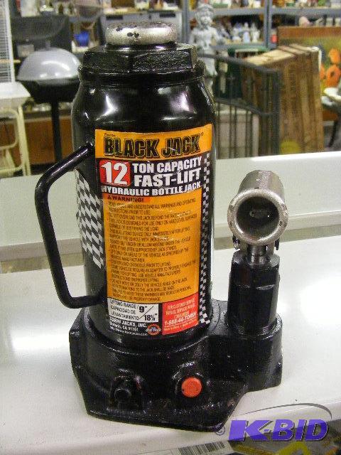 lot 112 image: Black Jack hydraulic bottle jack, 12 ton capa...