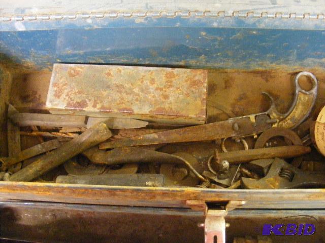 lot 115 image: Blue metal toolbox with some tools...