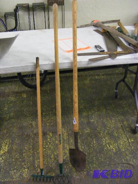 lot 117 image: Spade and 2 garden rakes...